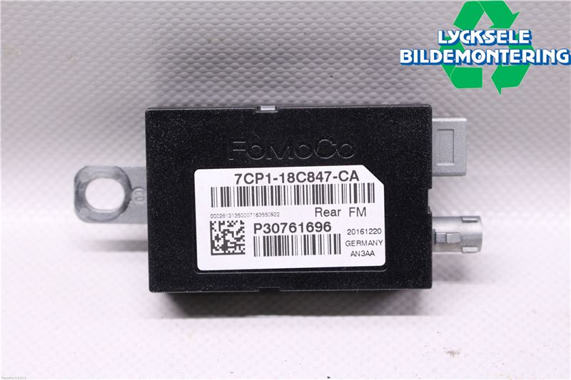 Ford KUGA 17-19 Antennförstärkare