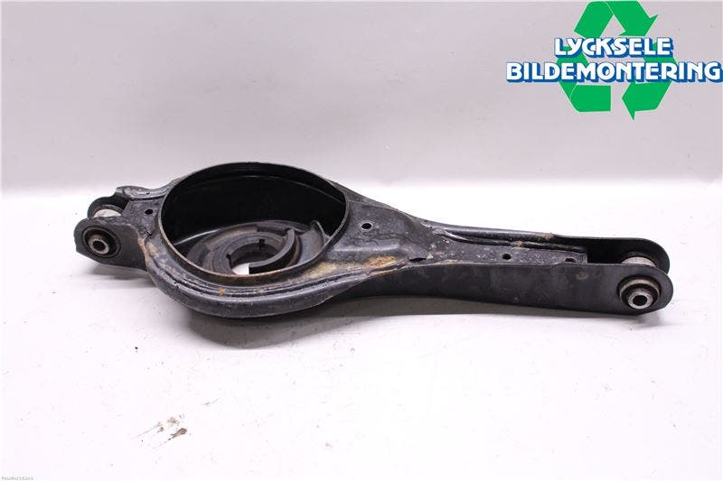 Ford KUGA 17-19 Bärarm Bak Vänster