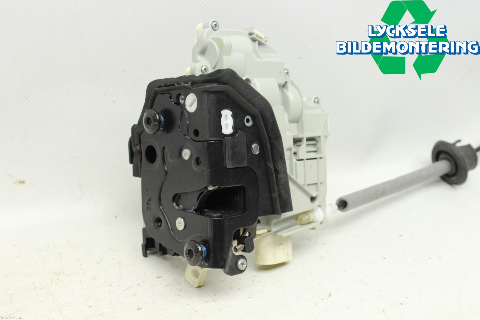 Audi A4/S4 B9 16-19 Låskista-Dörrlås