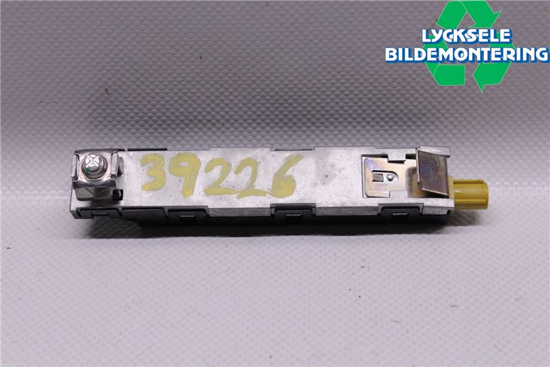 Volkswagen VW GOLF / E-GOLF VII 13-20 Antennförstärkare