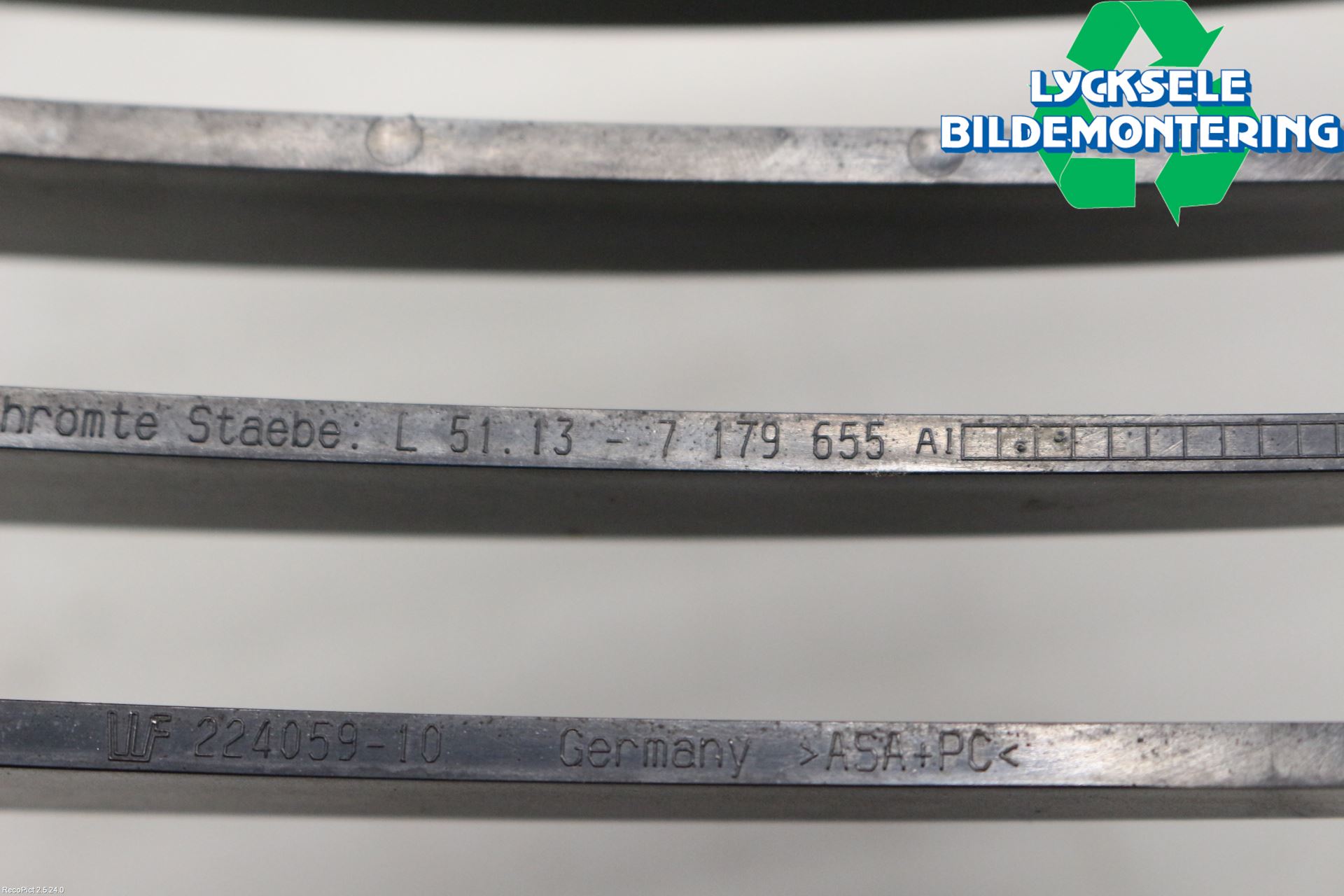 BMW 1 E87/81 5D/3D 03-11 Grilldel Vänster