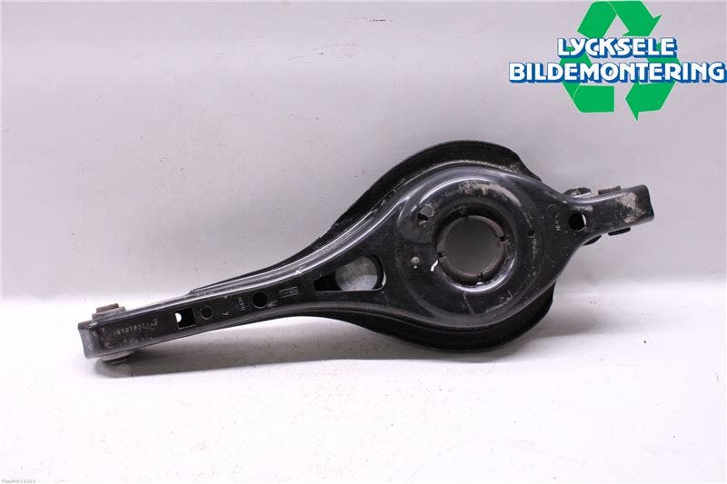 Ford KUGA 17-19 Bärarm Bak Höger