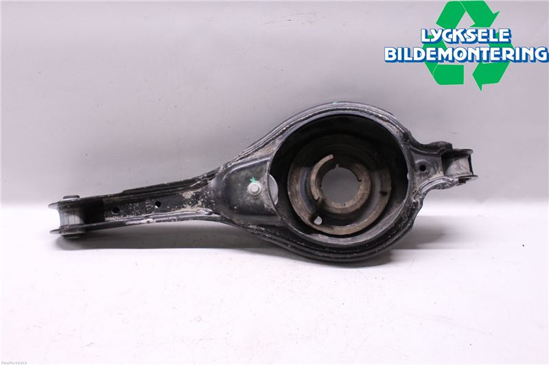 Ford KUGA 17-19 Bärarm Bak Vänster