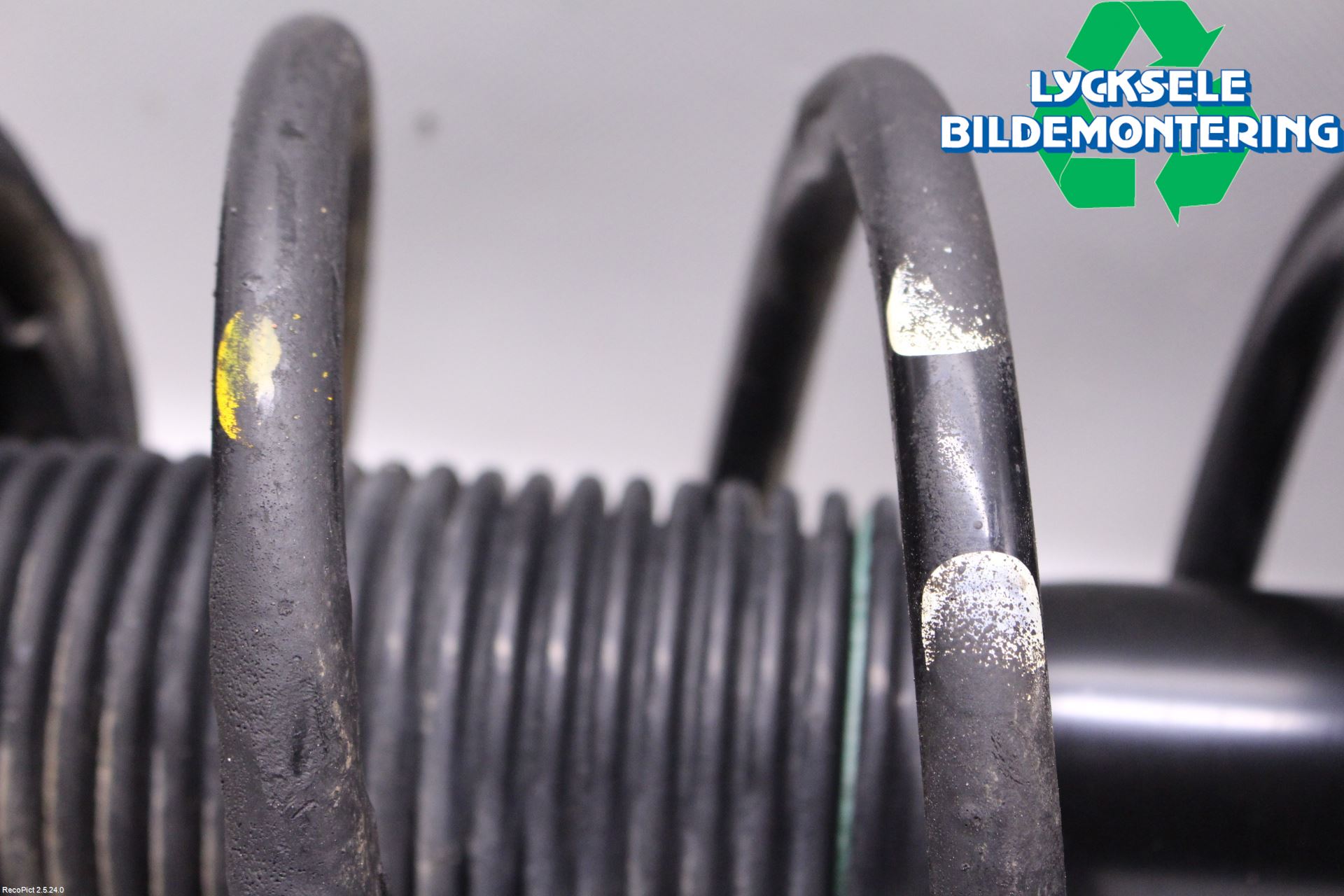 Subaru OUTBACK 15-20 Fjäderben Fram Vänster