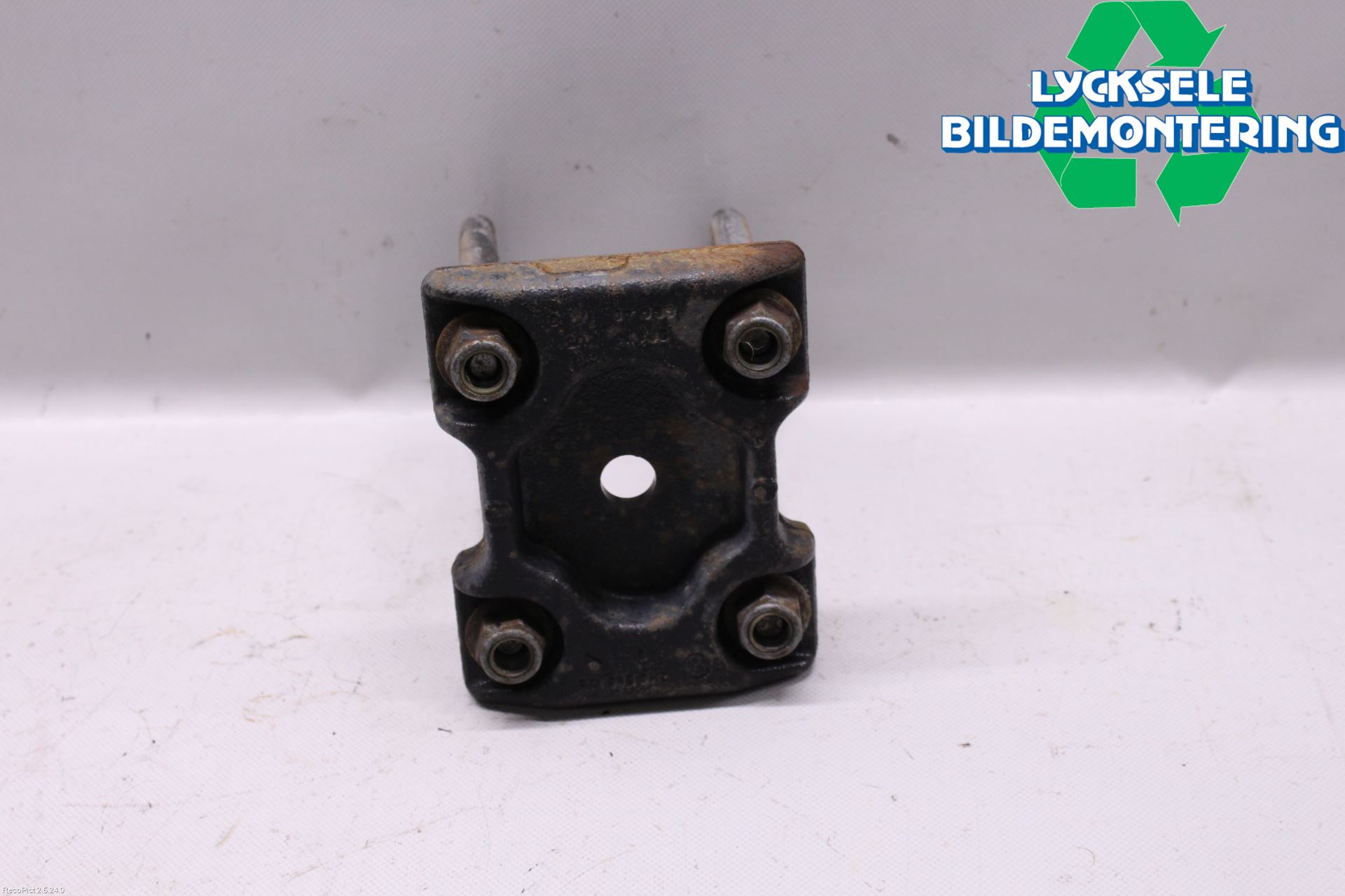 Volkswagen VW AMAROK 2H 10-22 Bladfjäderhänke Bak