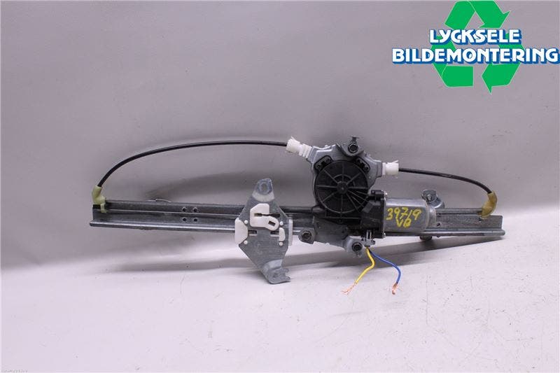 Nissan NAVARA 05-16 Fönsterhissmotor