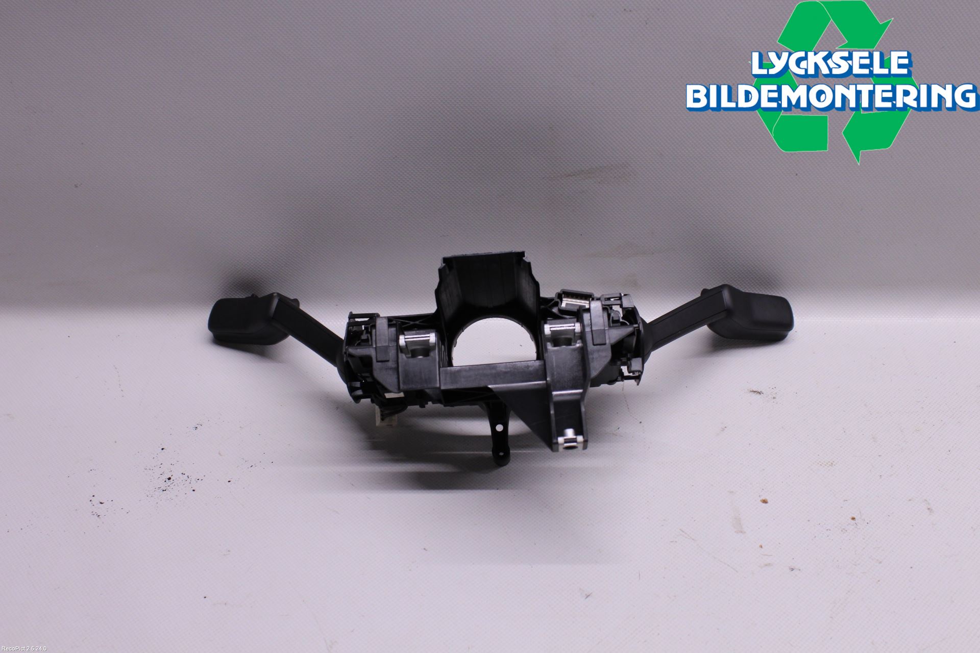 Volkswagen VW PASSAT 15-19 Spakcentral