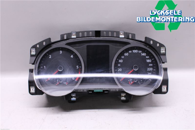 Volkswagen VW PASSAT 15-19 Instrument Komb