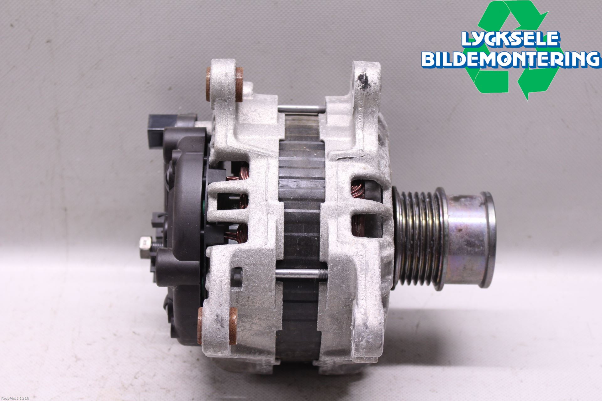 Volkswagen VW POLO VI 18->> Generator