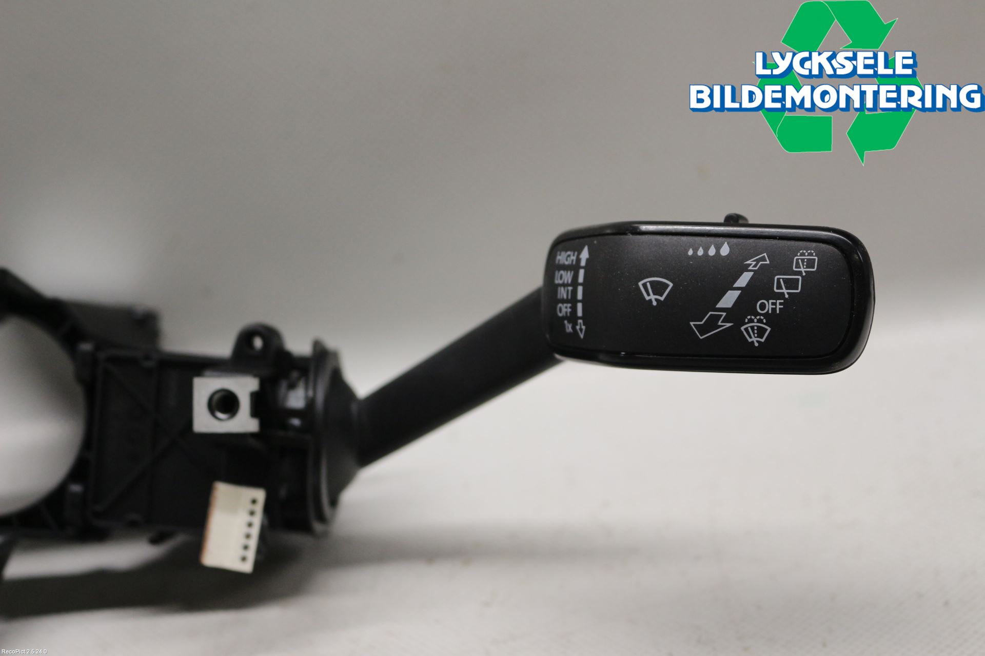 Volkswagen VW PASSAT 15-19 Spakcentral