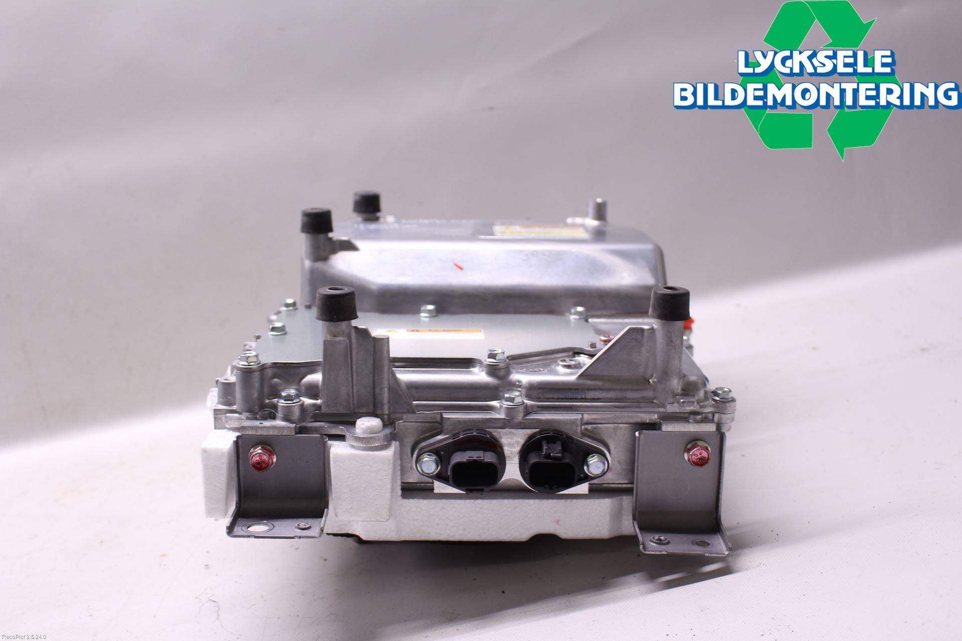 Mitsubishi OUTLANDER 13-21 Hybridconverter