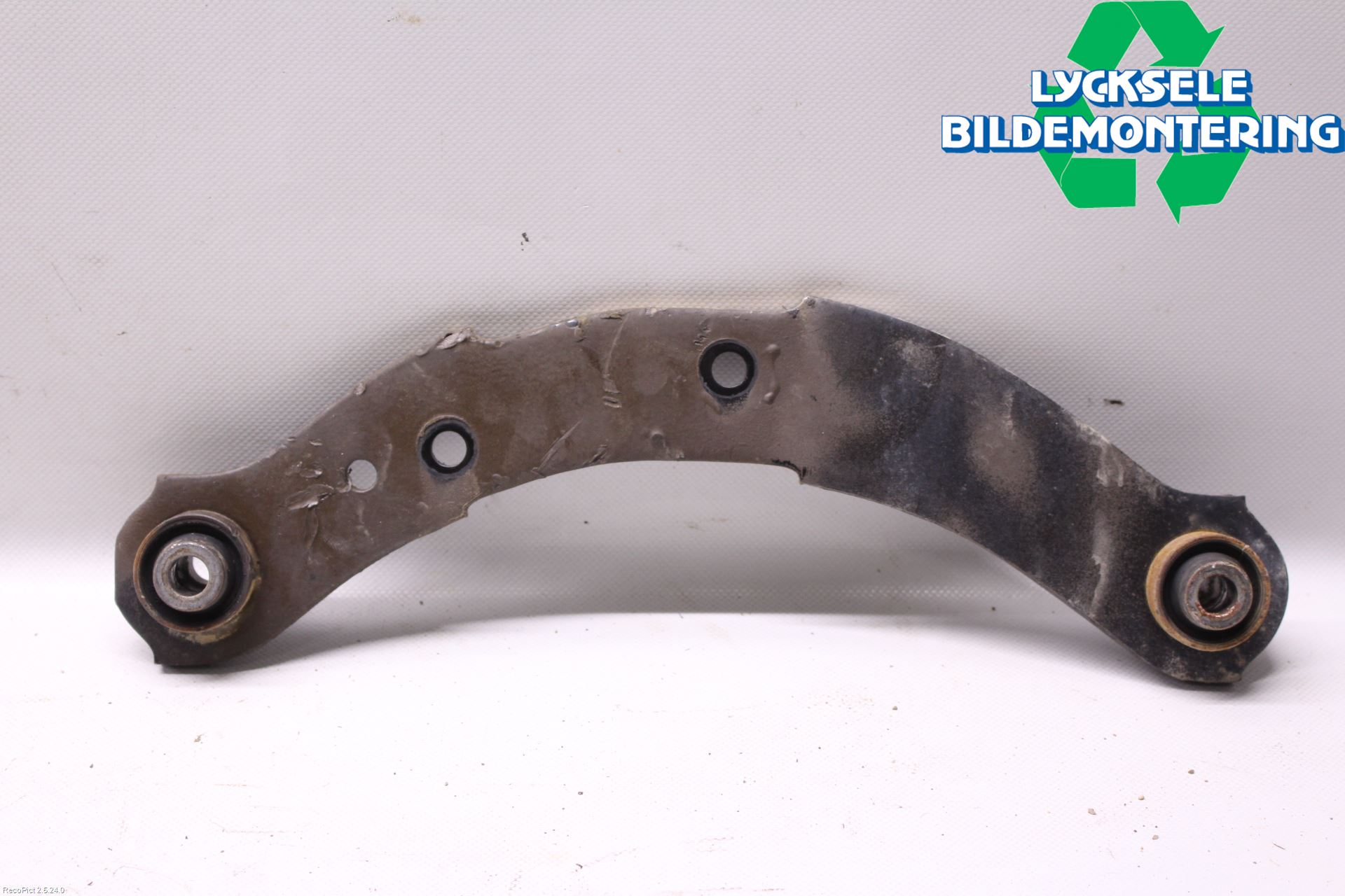 Mitsubishi OUTLANDER 13-21 Bärarm Bak Vänster