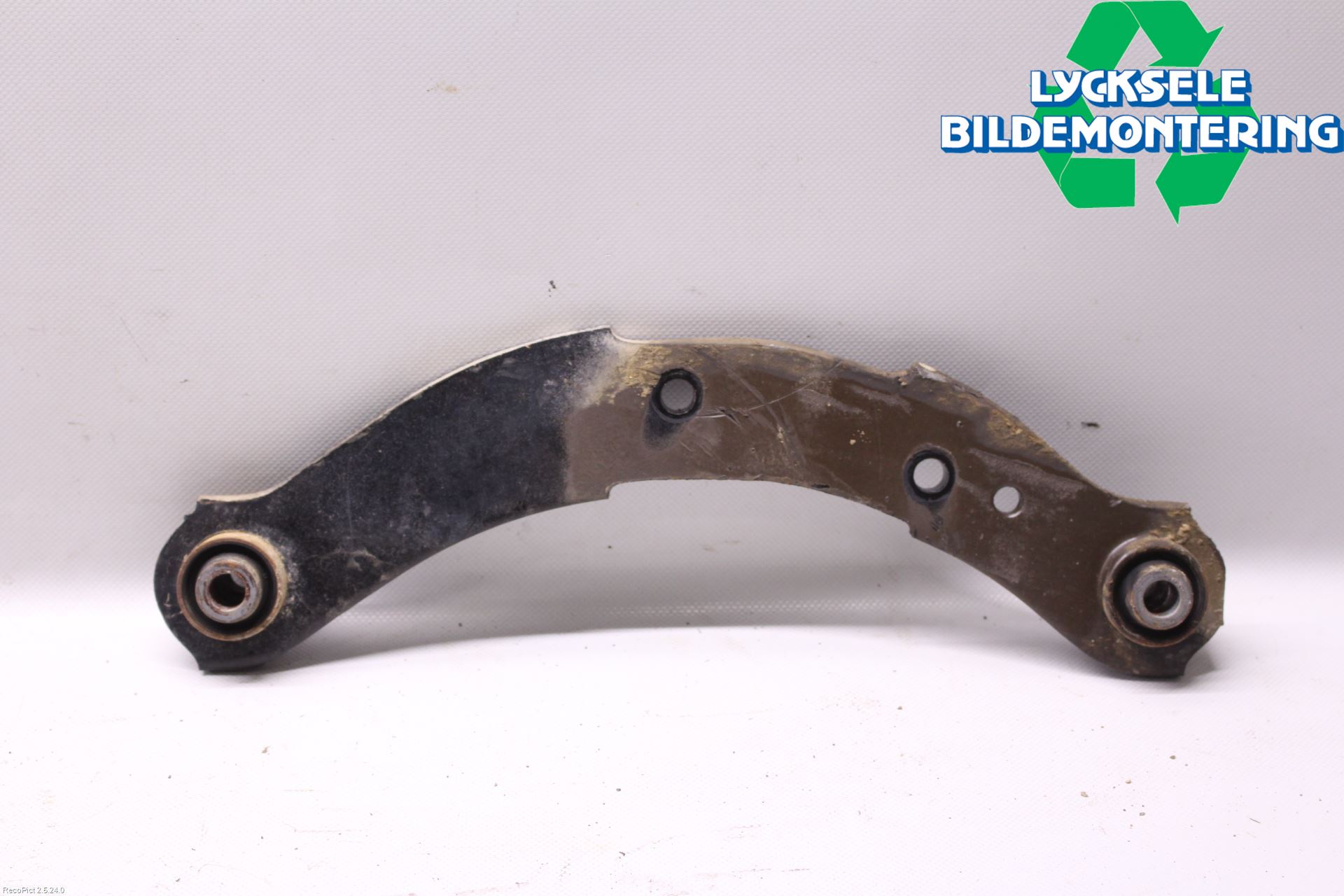 Mitsubishi OUTLANDER 13-21 Bärarm Bak Höger