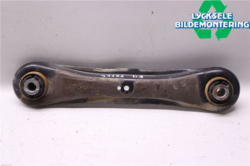 Mitsubishi OUTLANDER 13-21 Bärarm Bak Höger