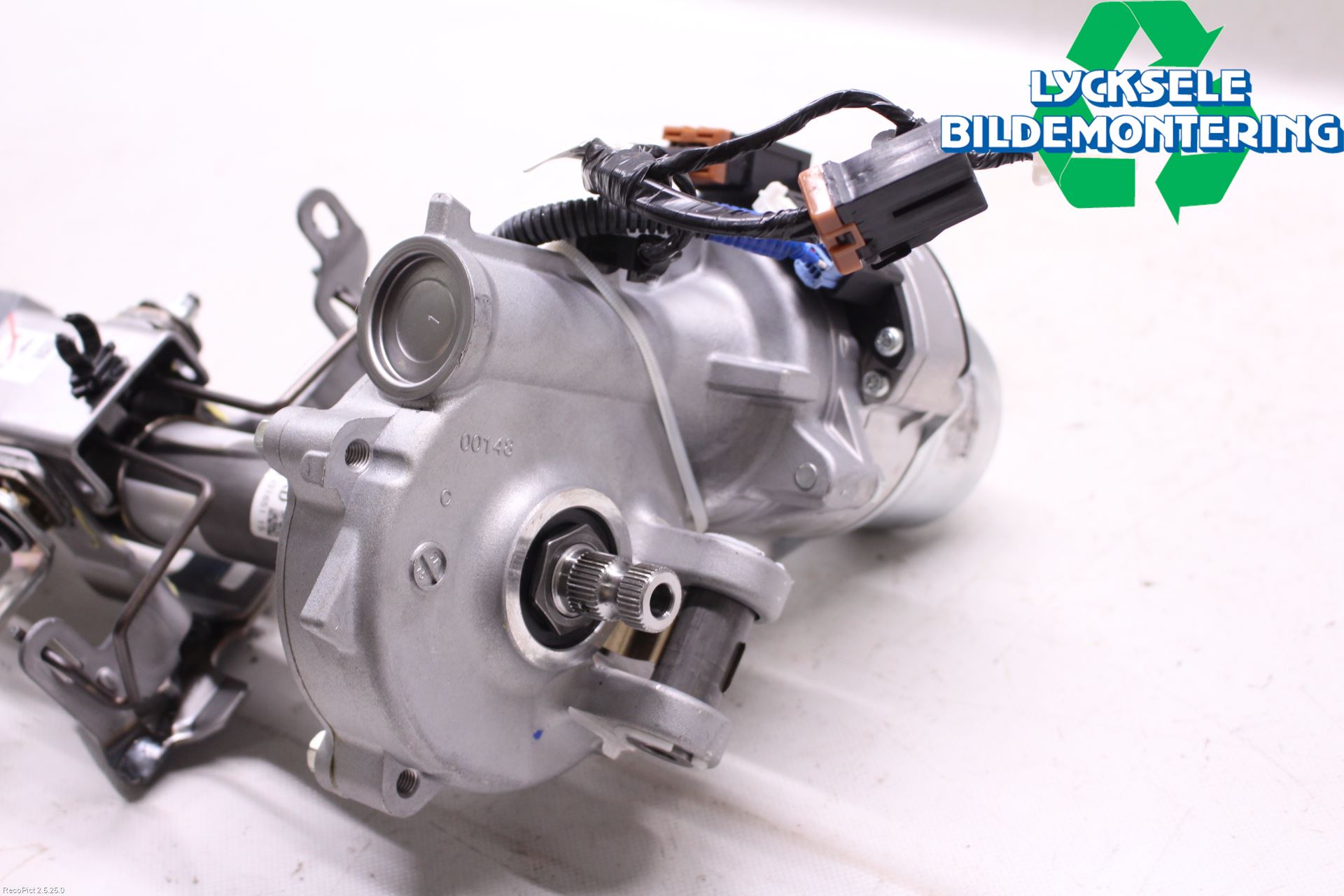 Mitsubishi OUTLANDER 13-21 Rattaxelagg Med Inb Servo