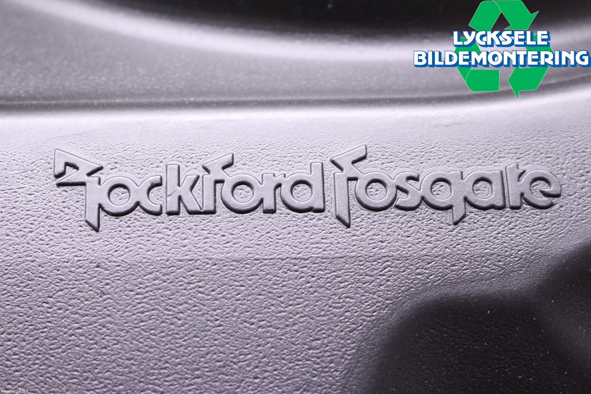 Mitsubishi OUTLANDER 13-21 Högtalare