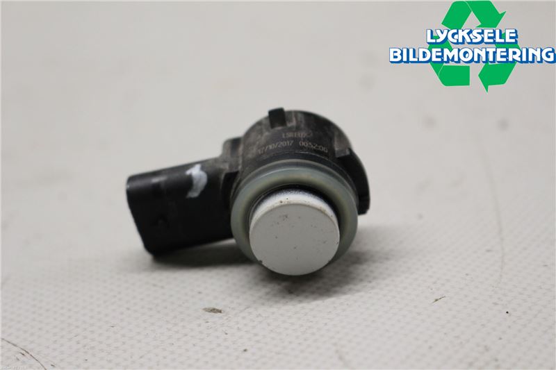 Volkswagen VW PASSAT 15-19 Parkeringshjälp Frontsensor