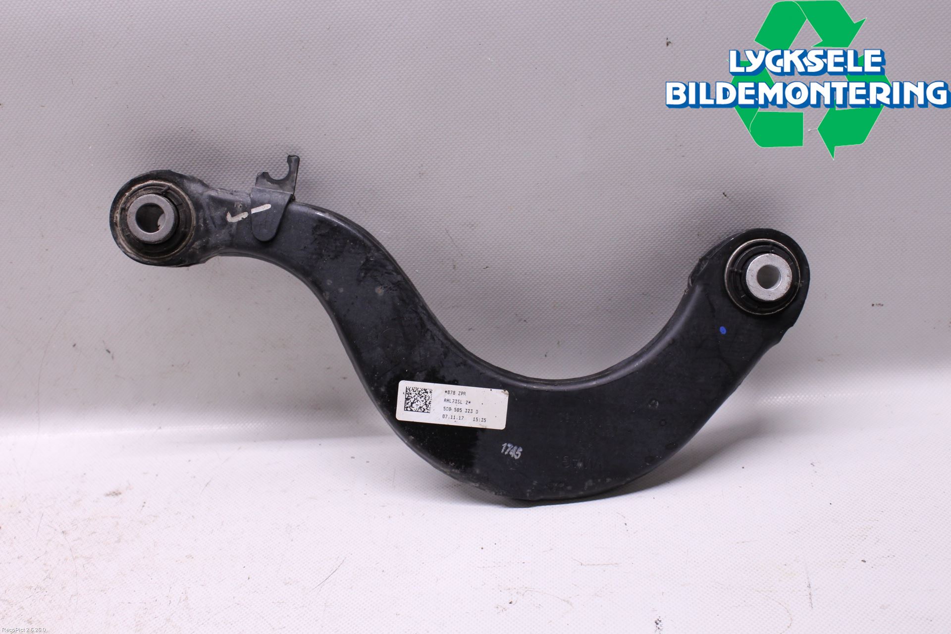 Volkswagen VW PASSAT 15-19 Bärarm Bak Övre Höger