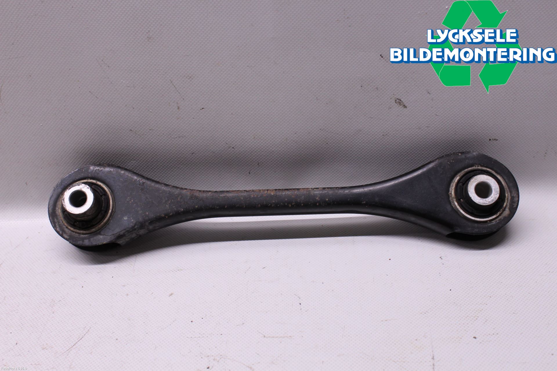 Volkswagen VW PASSAT 15-19 Bärarm Bak Höger