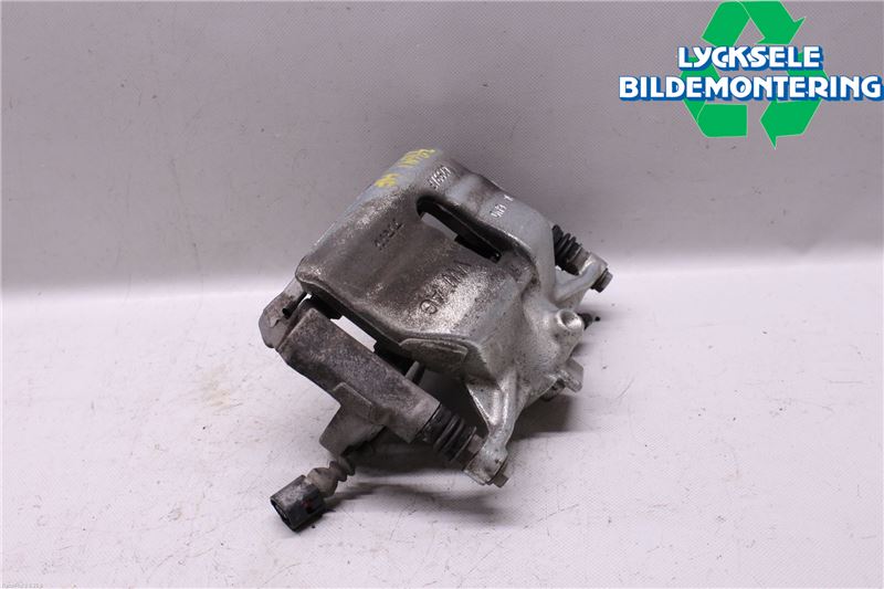 Volkswagen VW PASSAT 15-19 Bromsok Fram Höger