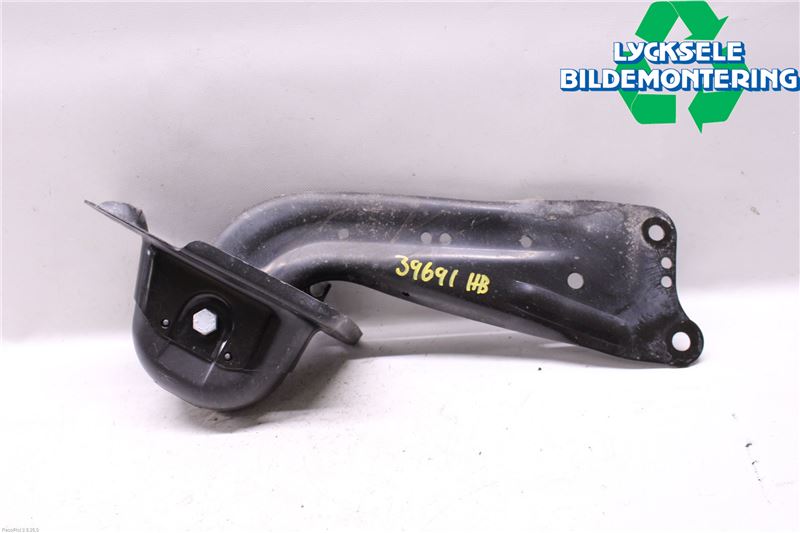 Volkswagen VW PASSAT 15-19 Bärarm Bak Höger