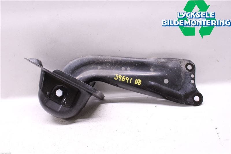 Volkswagen VW PASSAT 15-19 Bärarm Bak Höger