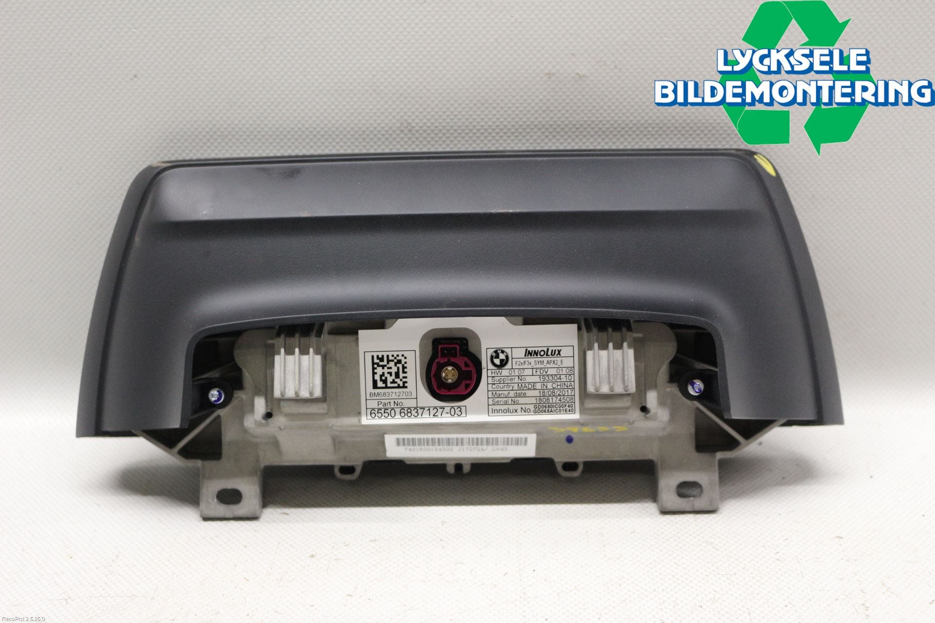 BMW 3 F30/F31/F80 12-19 Bildskärm