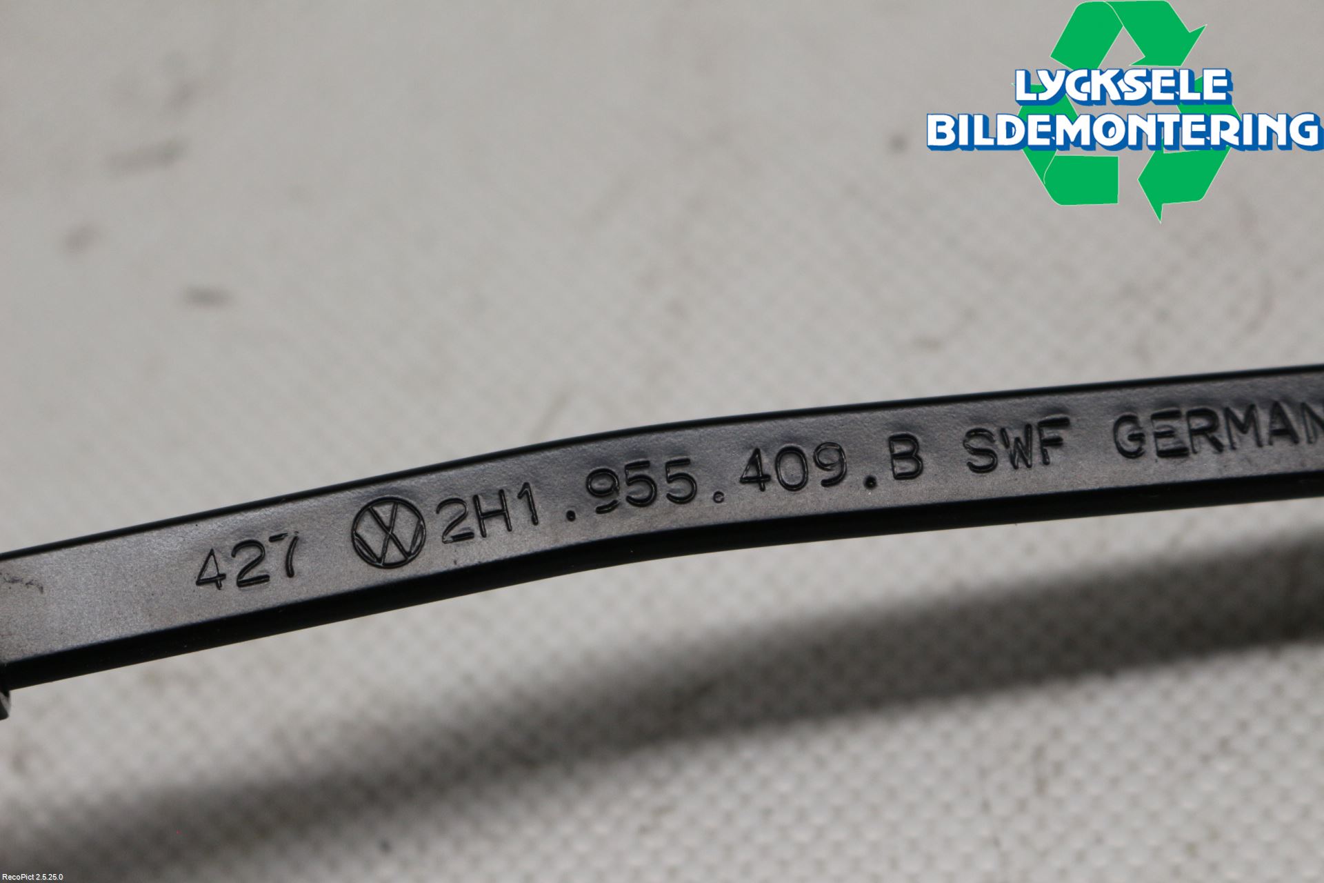 Volkswagen VW AMAROK 2H 10-22 Torkararm Armar Vindruta