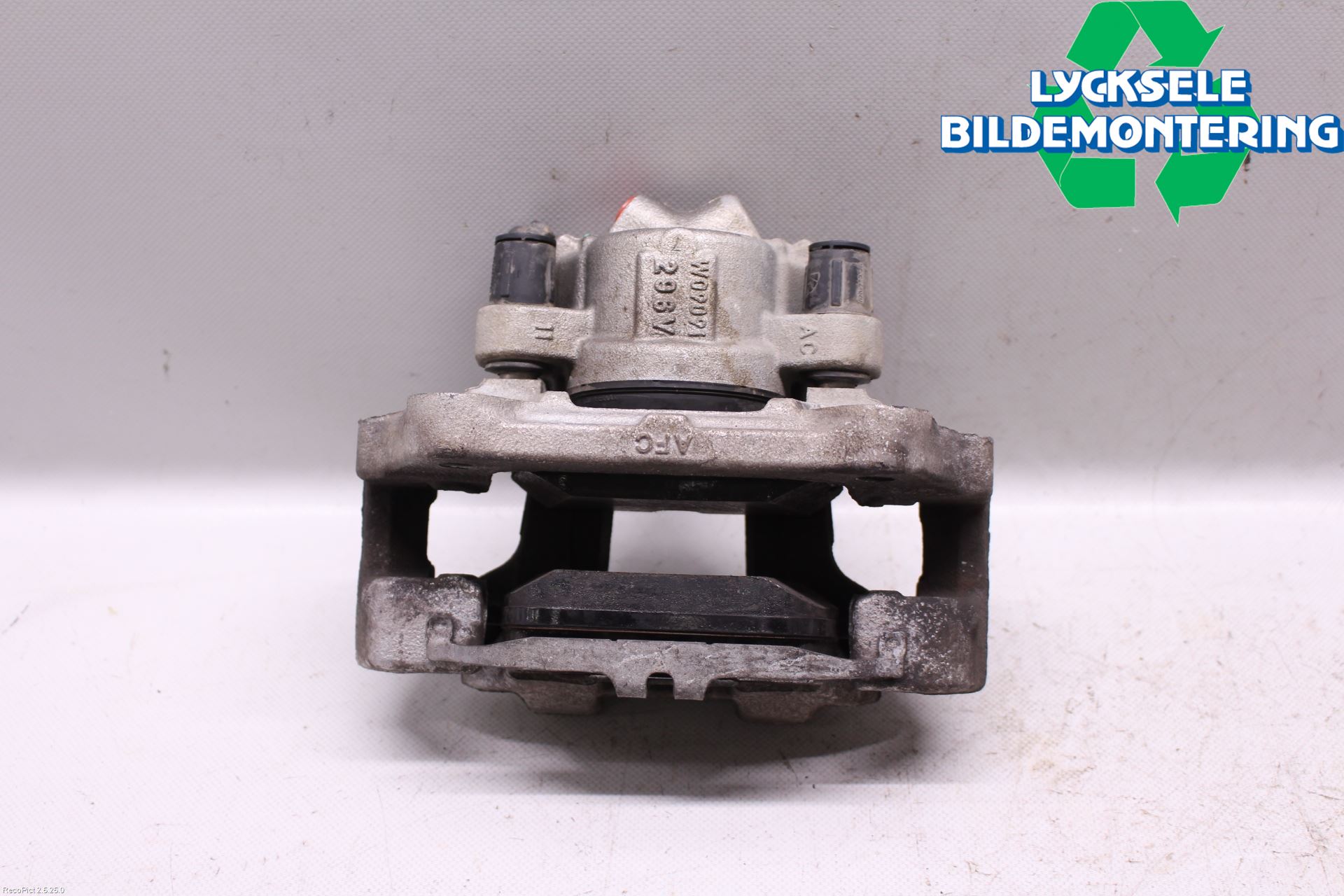 BMW 3 F30/F31/F80 12-19 Bromsok Fram Höger