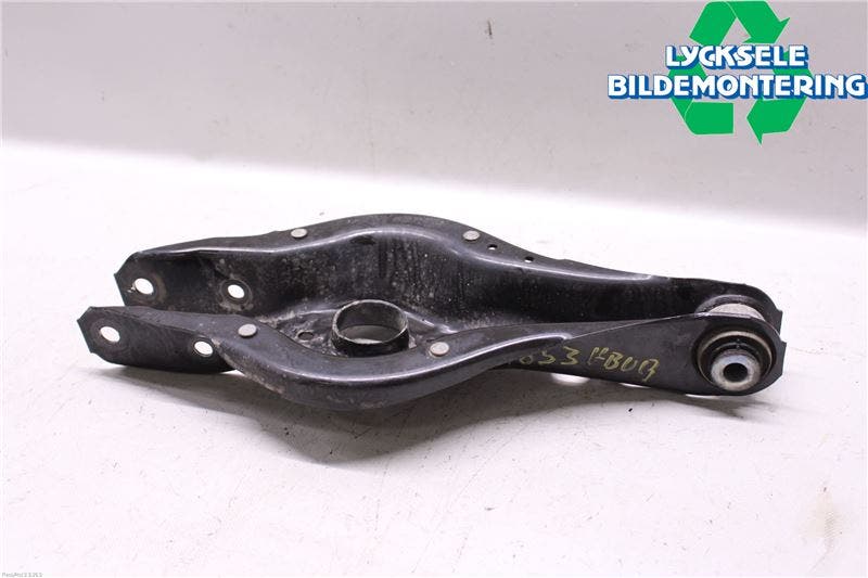 BMW 3 F30/F31/F80 12-19 Bärarm Bak Höger