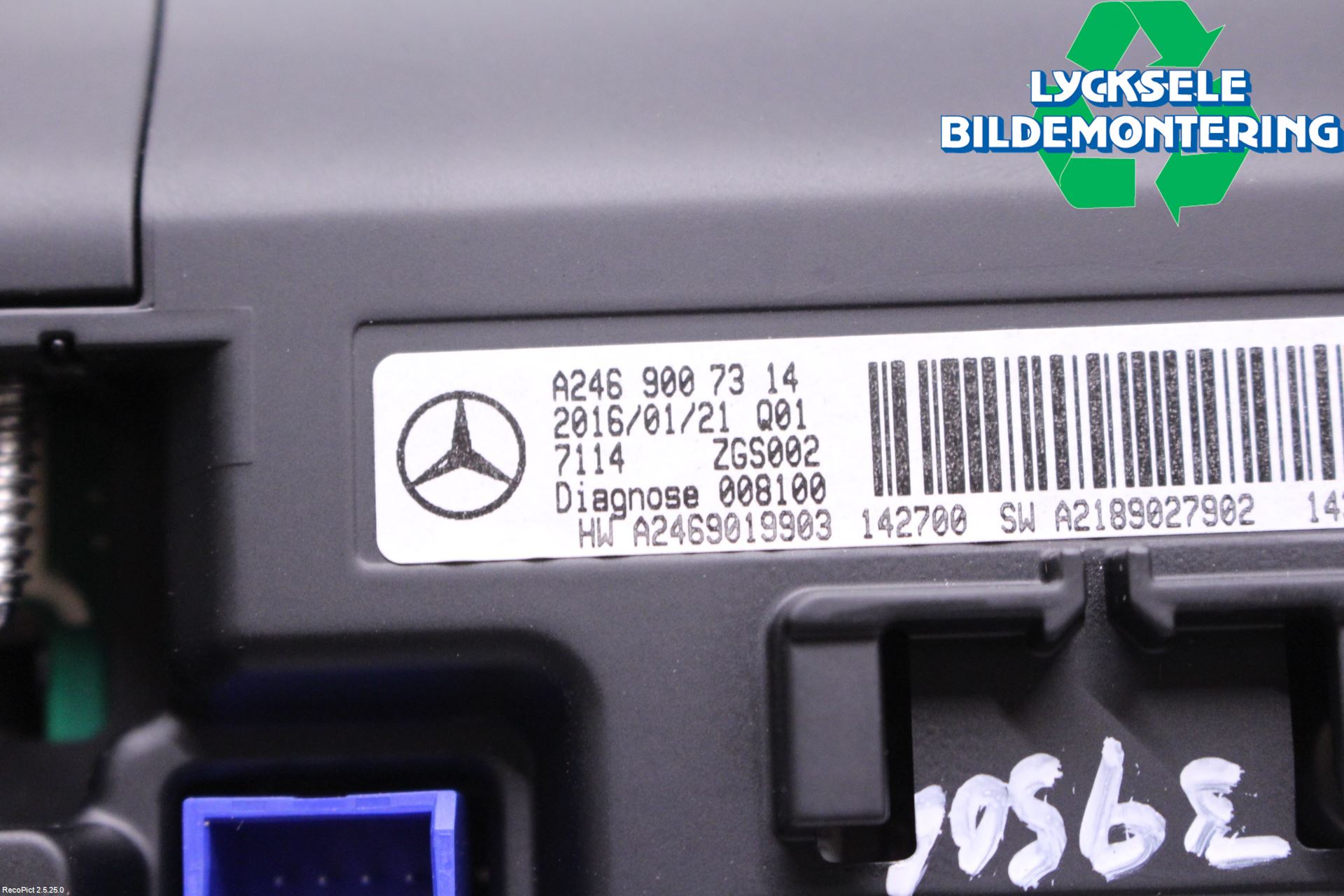 Mercedes-Benz MB CLA-KLASS (C117/X117) 13-19 Bildskärm