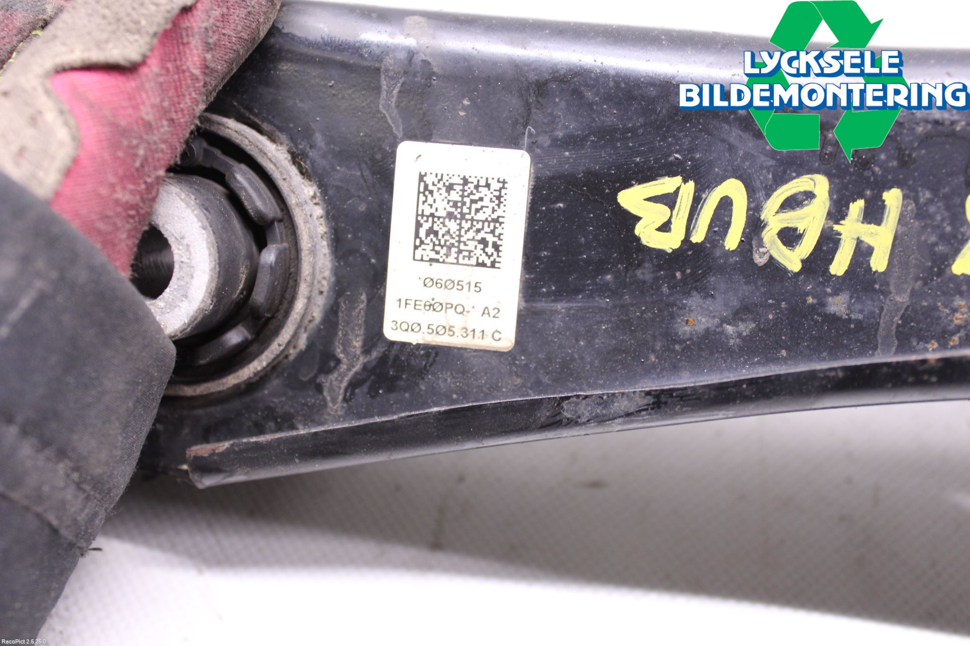 Volkswagen VW PASSAT 15-19 Bärarm Bak Höger