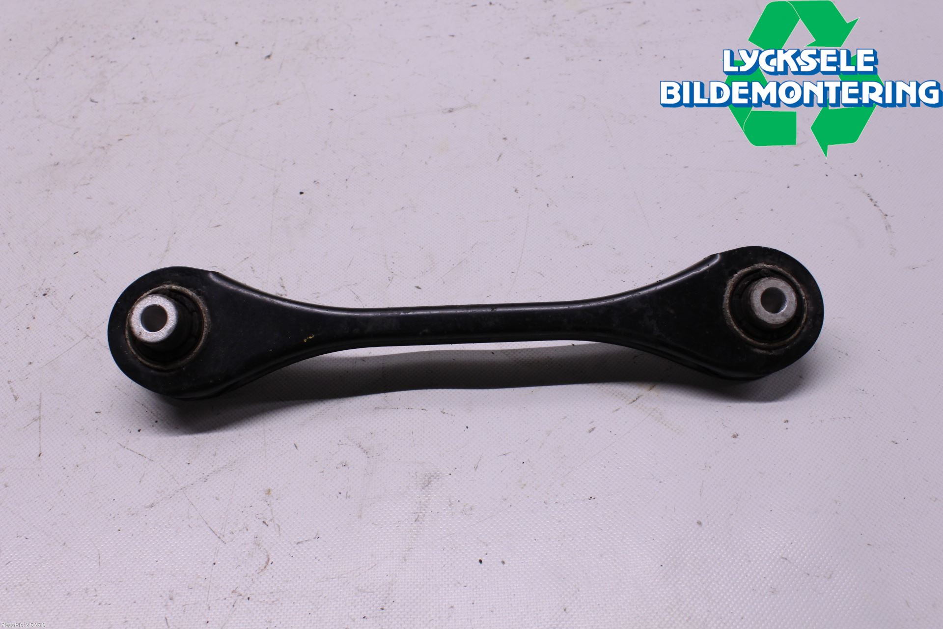 Volkswagen VW PASSAT 15-19 Bärarm Bak Höger