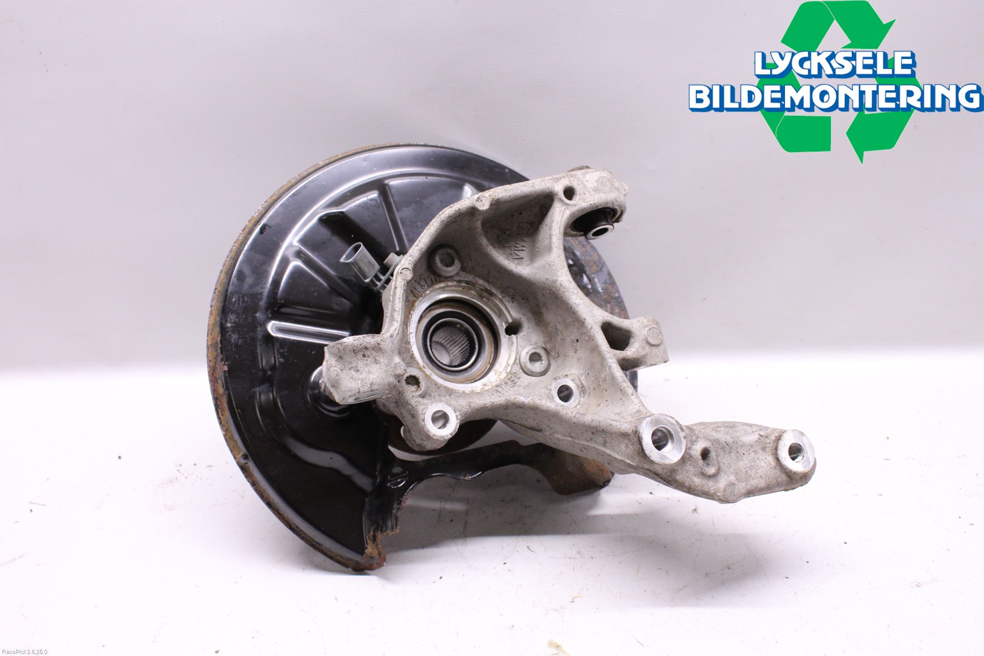 Volkswagen VW PASSAT 15-19 Hjullagerhus Bak Hö