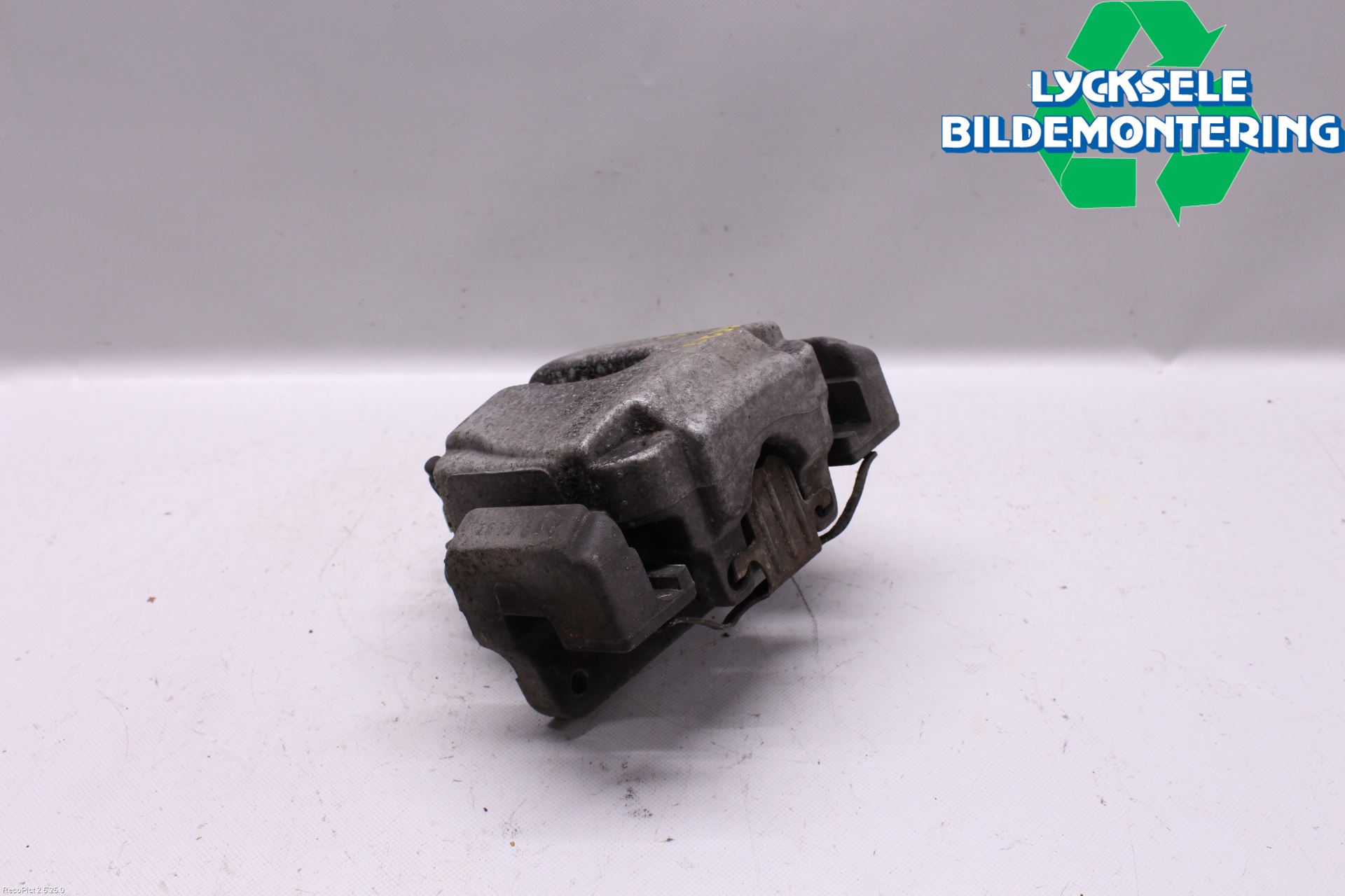 BMW 5 F10/F11/F18 09-17 Bromsok Fram Vänster
