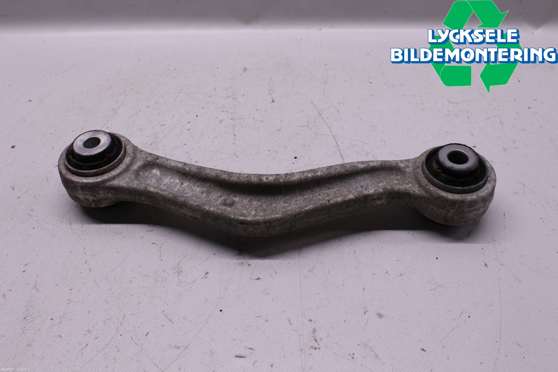 BMW 5 F10/F11/F18 09-17 Bärarm Bak Höger
