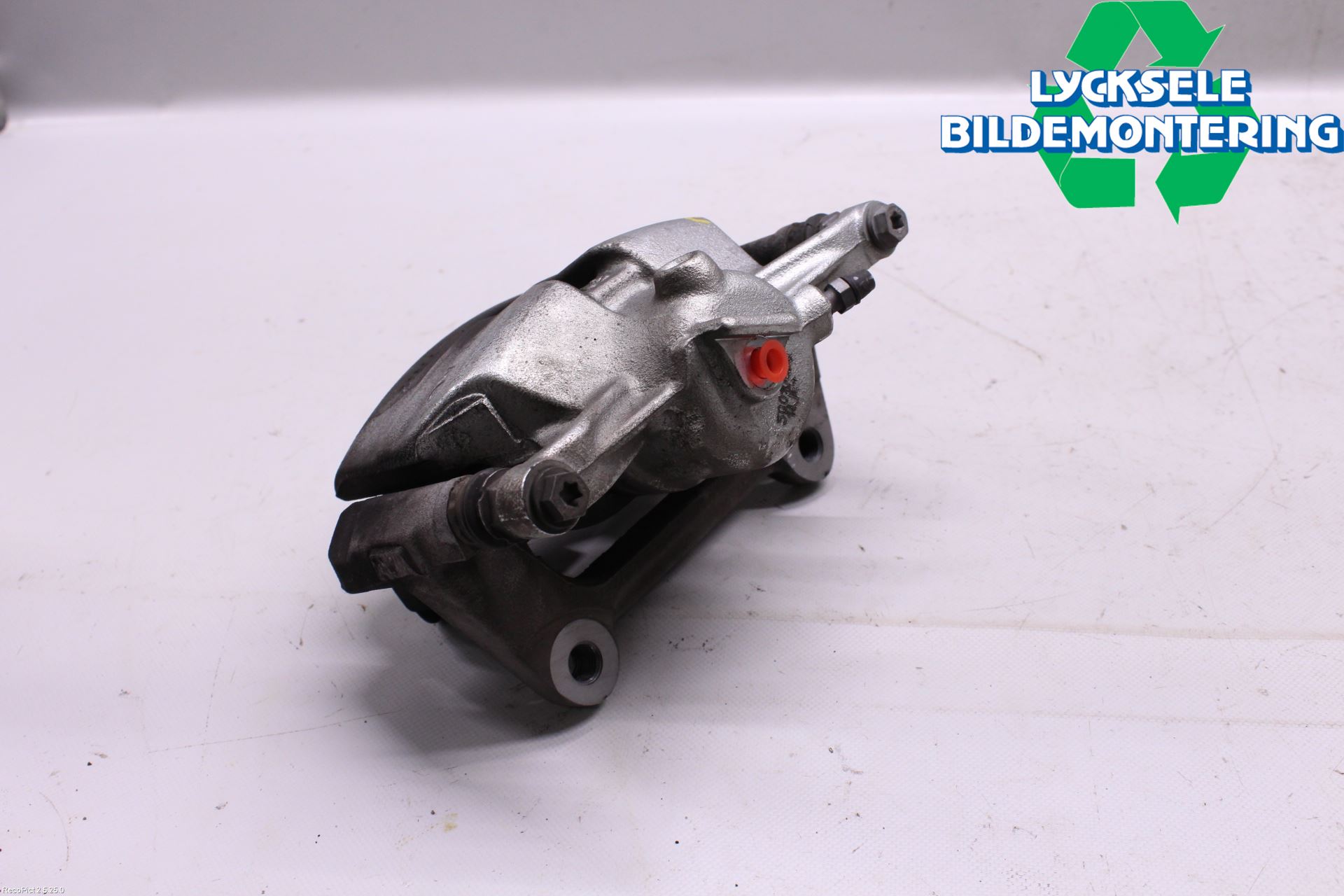 Volkswagen VW PASSAT 15-19 Bromsok Fram Höger