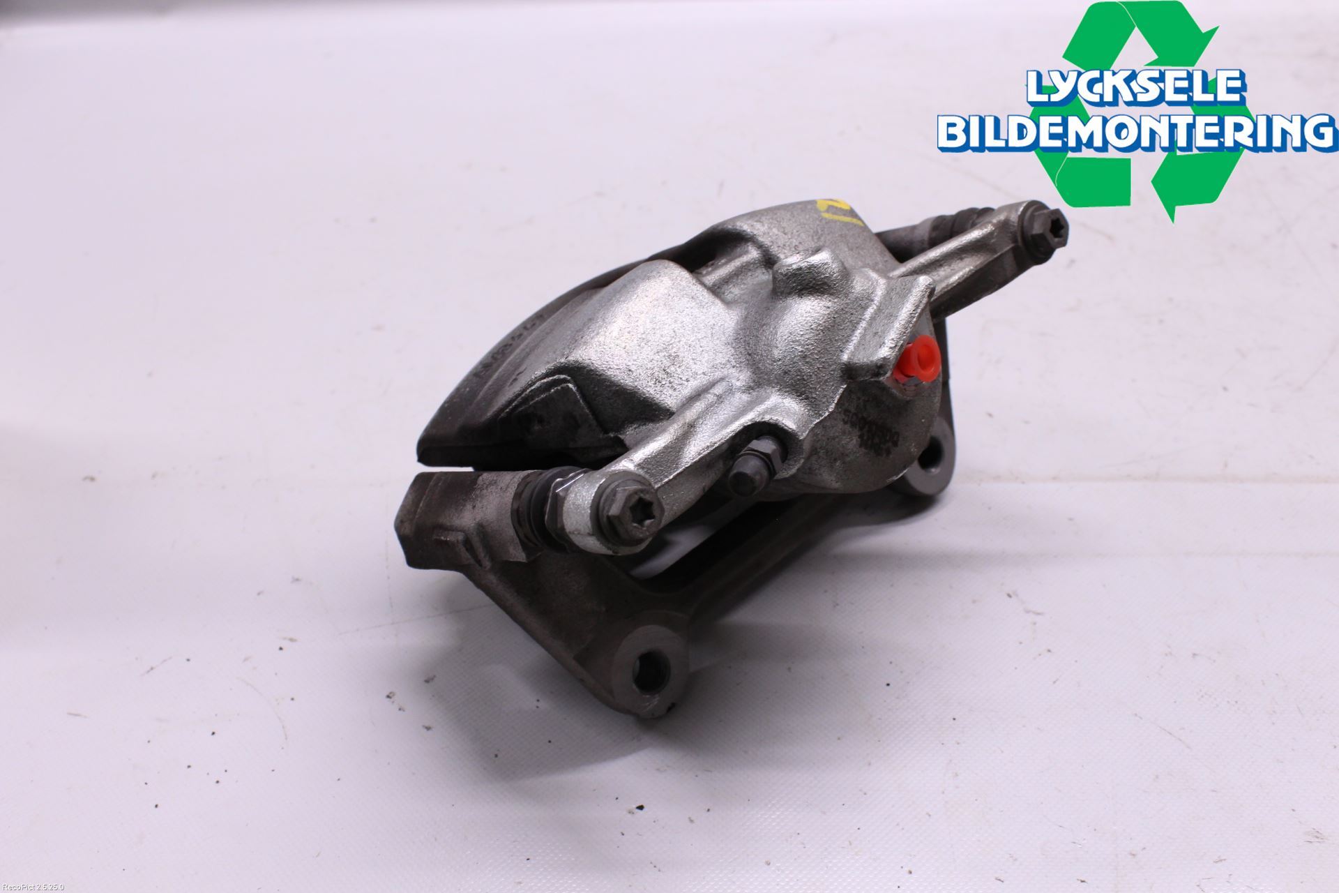 Volkswagen VW PASSAT 15-19 Bromsok Fram Vänster