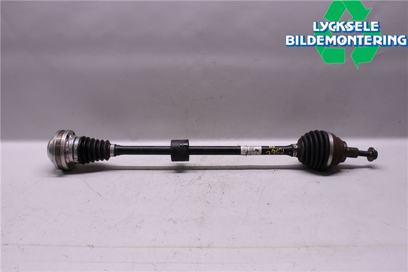 Volkswagen VW PASSAT 15-19 Drivaxel Fram Höger