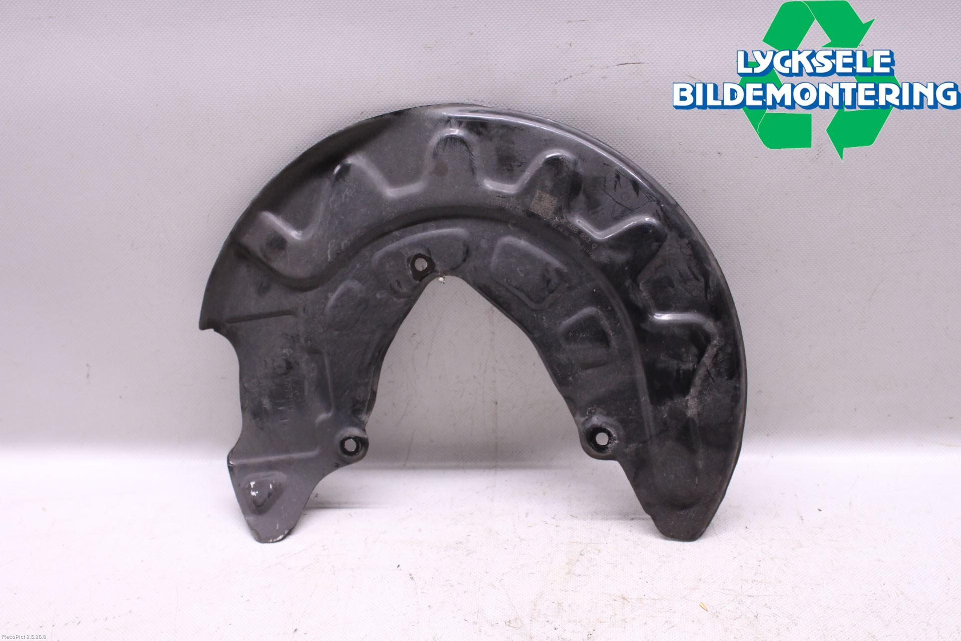 Volkswagen VW PASSAT 15-19 Bromssköld Fram