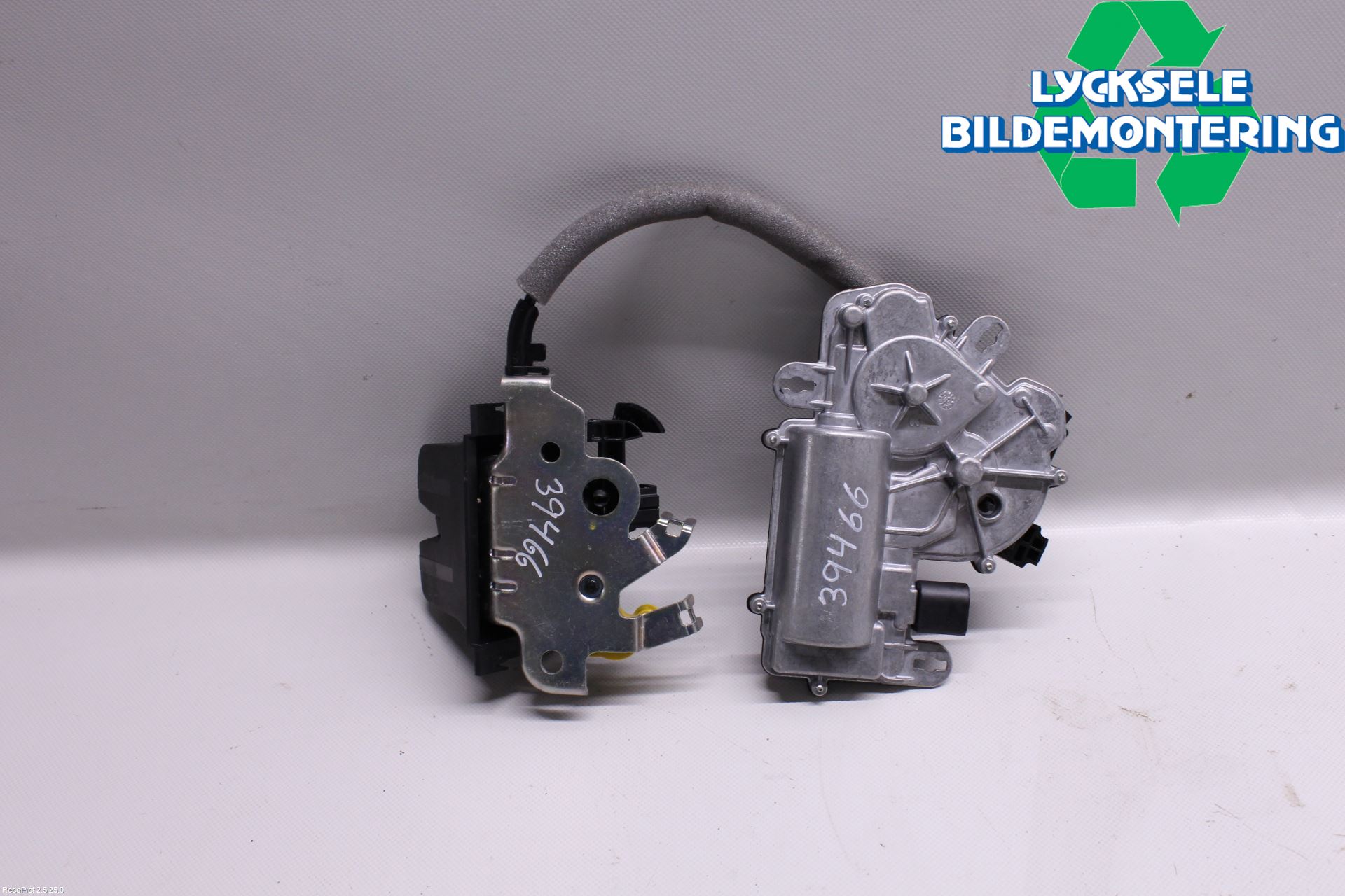 Skoda SUPERB 16-24 Låskista Baklucka