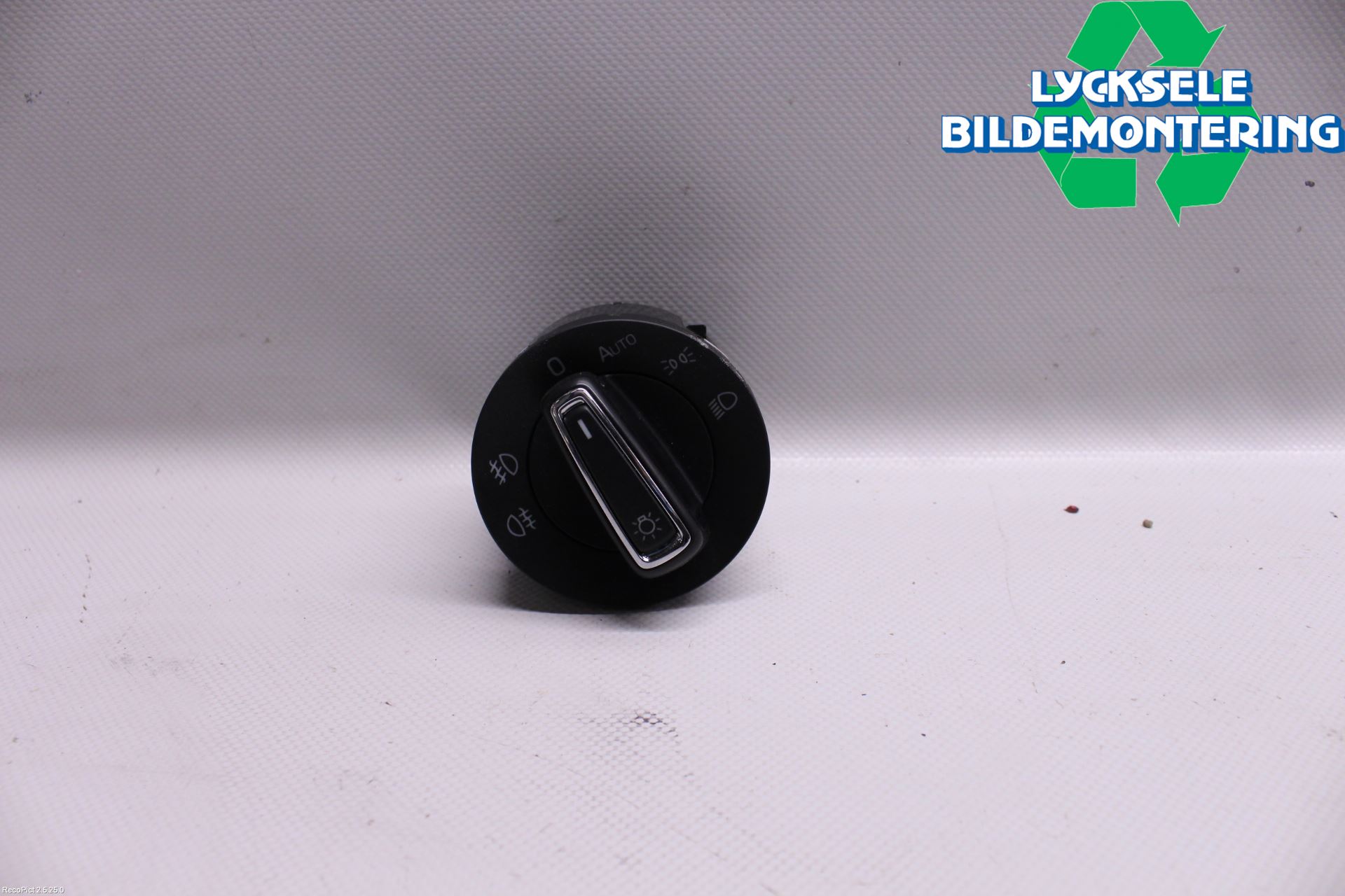 Skoda SUPERB 16-24 Strömställare Ljus