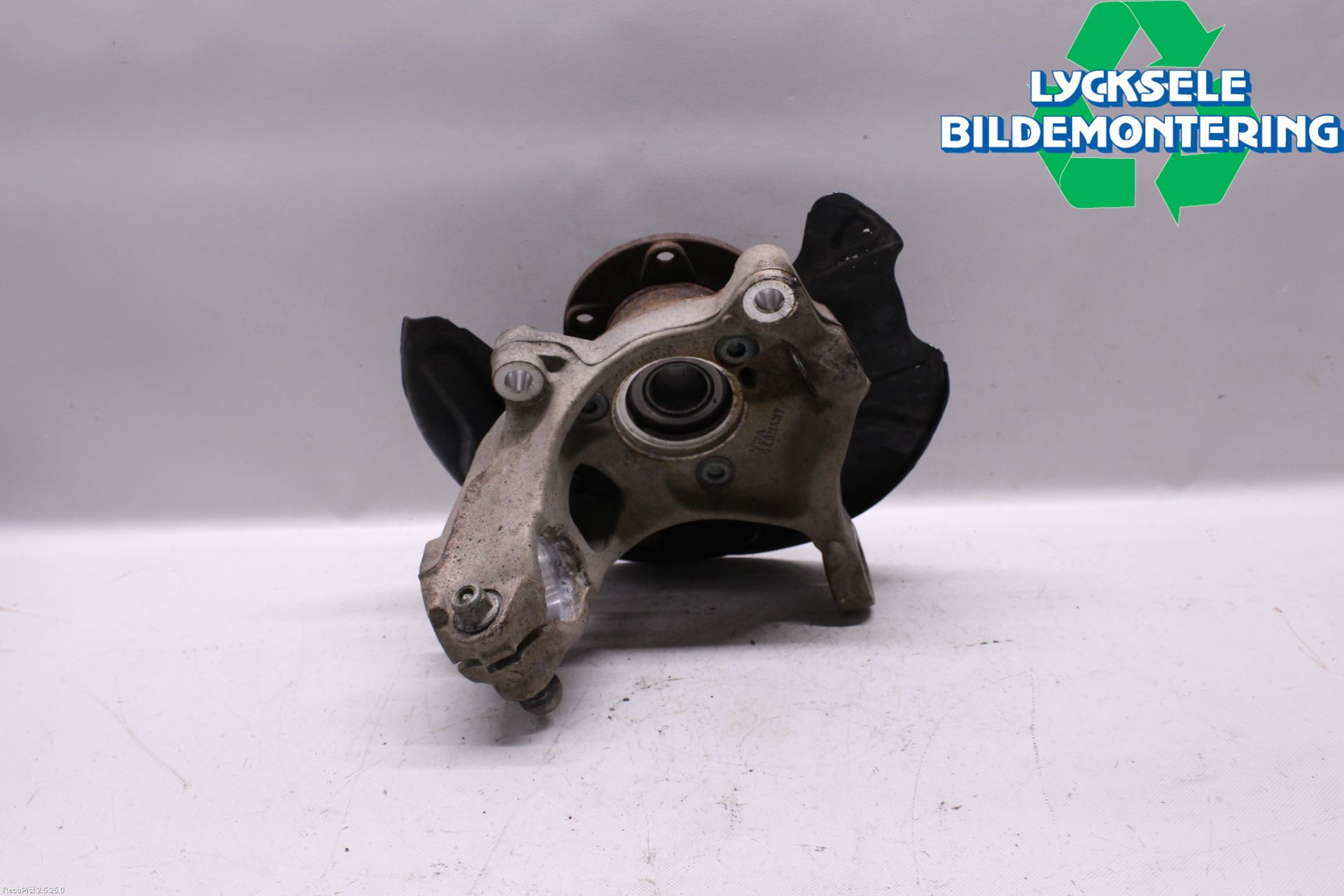 Skoda SUPERB 16-24 Hjullagerhus-Spindel Vä B