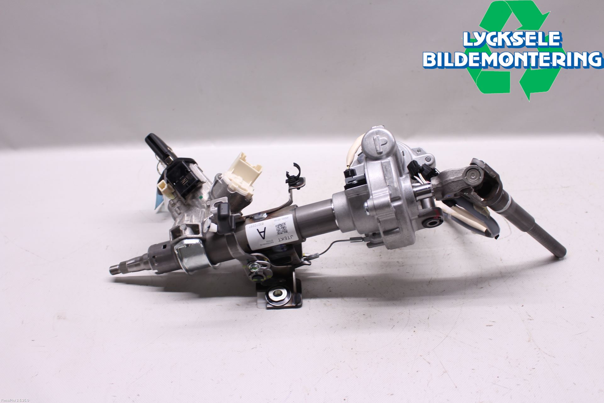 Toyota YARIS XP130 15-20 Rattaxelagg Med Inb Servo