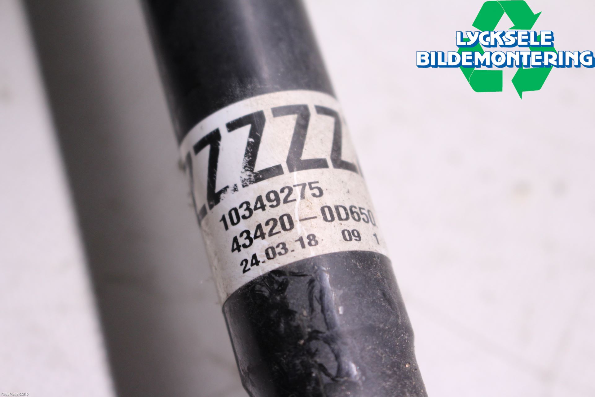 Toyota YARIS XP130 15-20 Drivaxel Fram Vänster