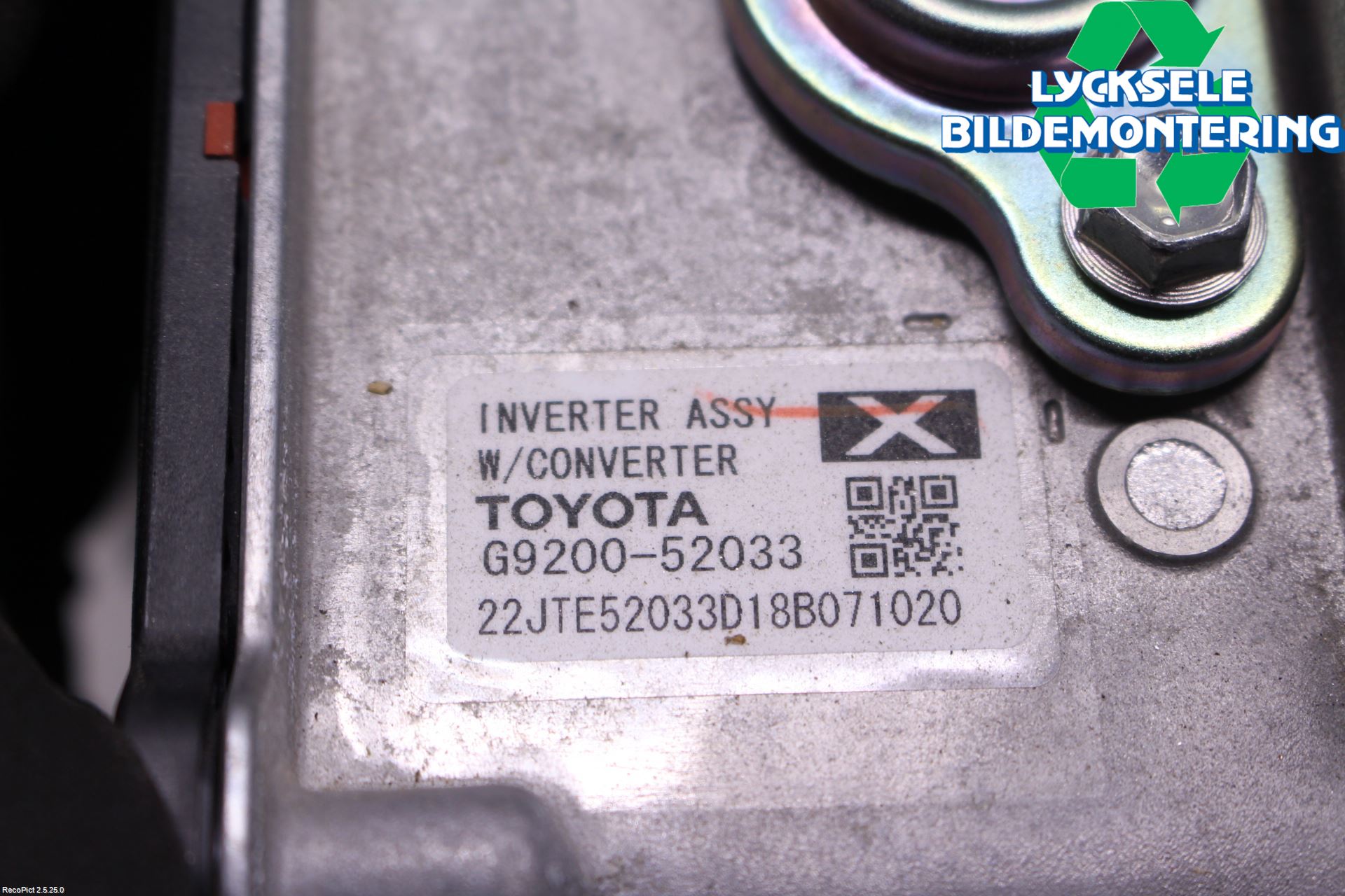 Toyota YARIS XP130 15-20 Hybridconverter