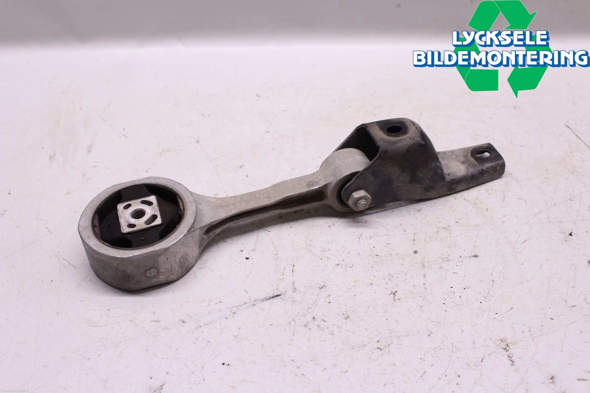 Skoda FABIA 15-21 Motorfäste