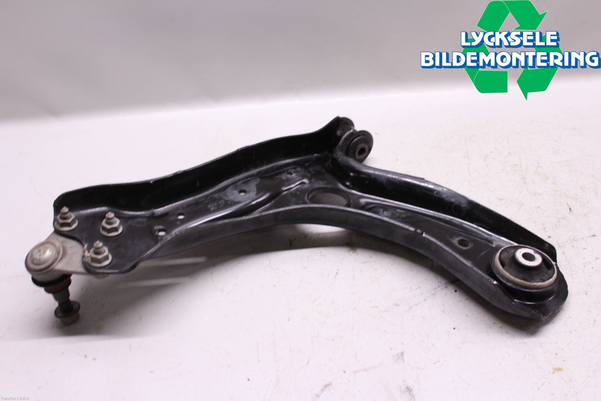 Skoda FABIA 15-21 Bärarm Fram Undre Hö