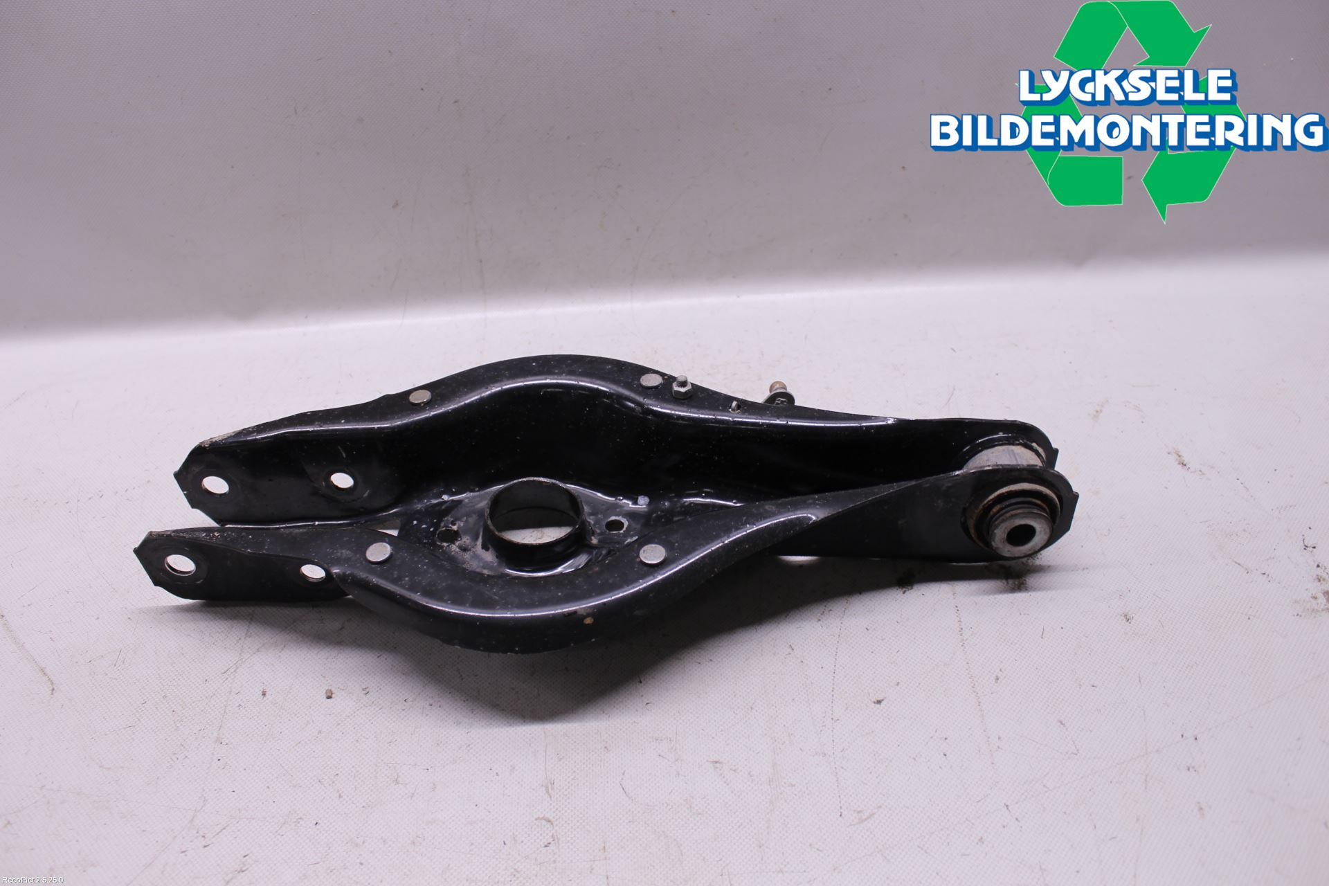 BMW 3 F30/F31/F80 12-19 Bärarm Bak Vänster