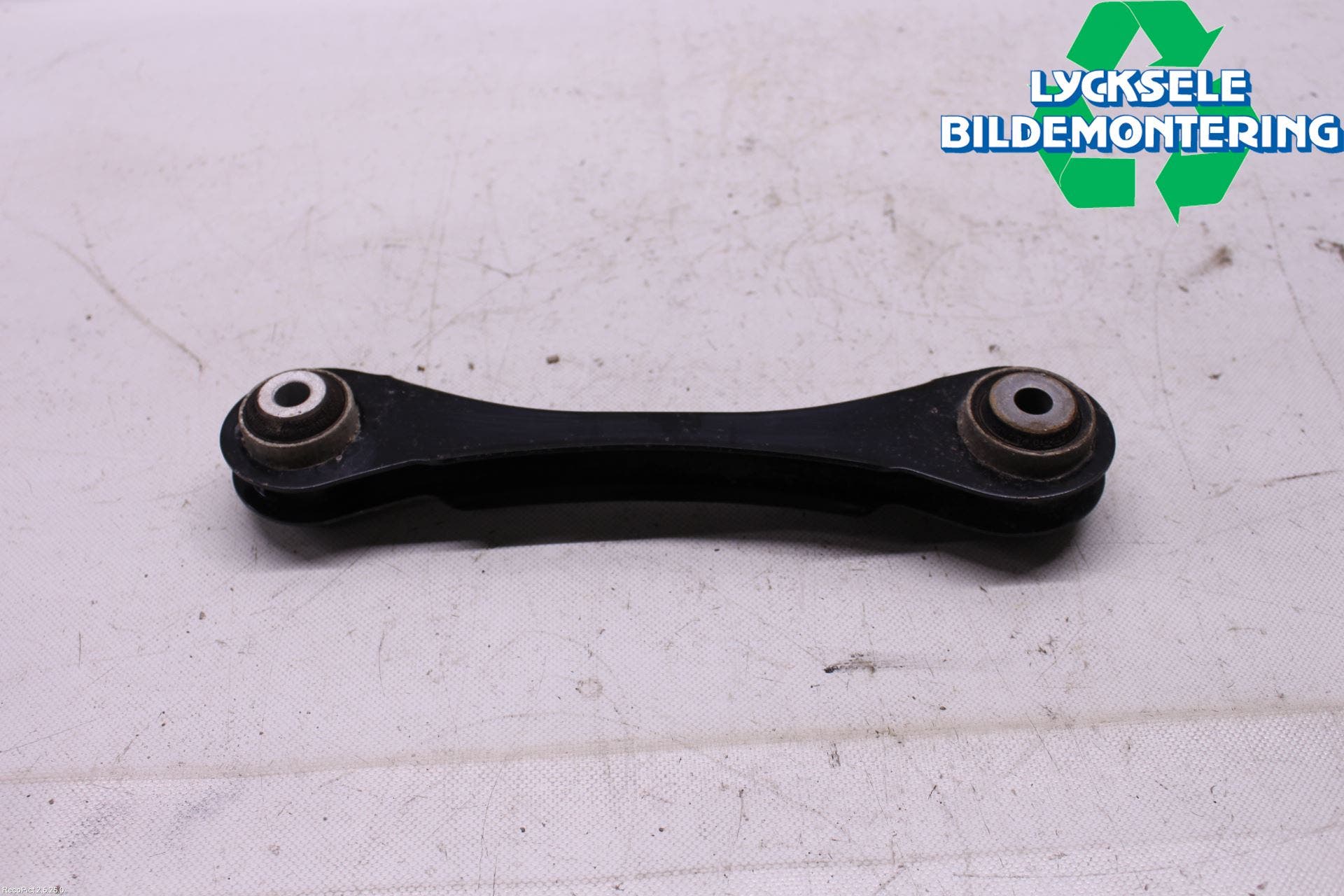 BMW 3 F30/F31/F80 12-19 Bärarm Bak Höger